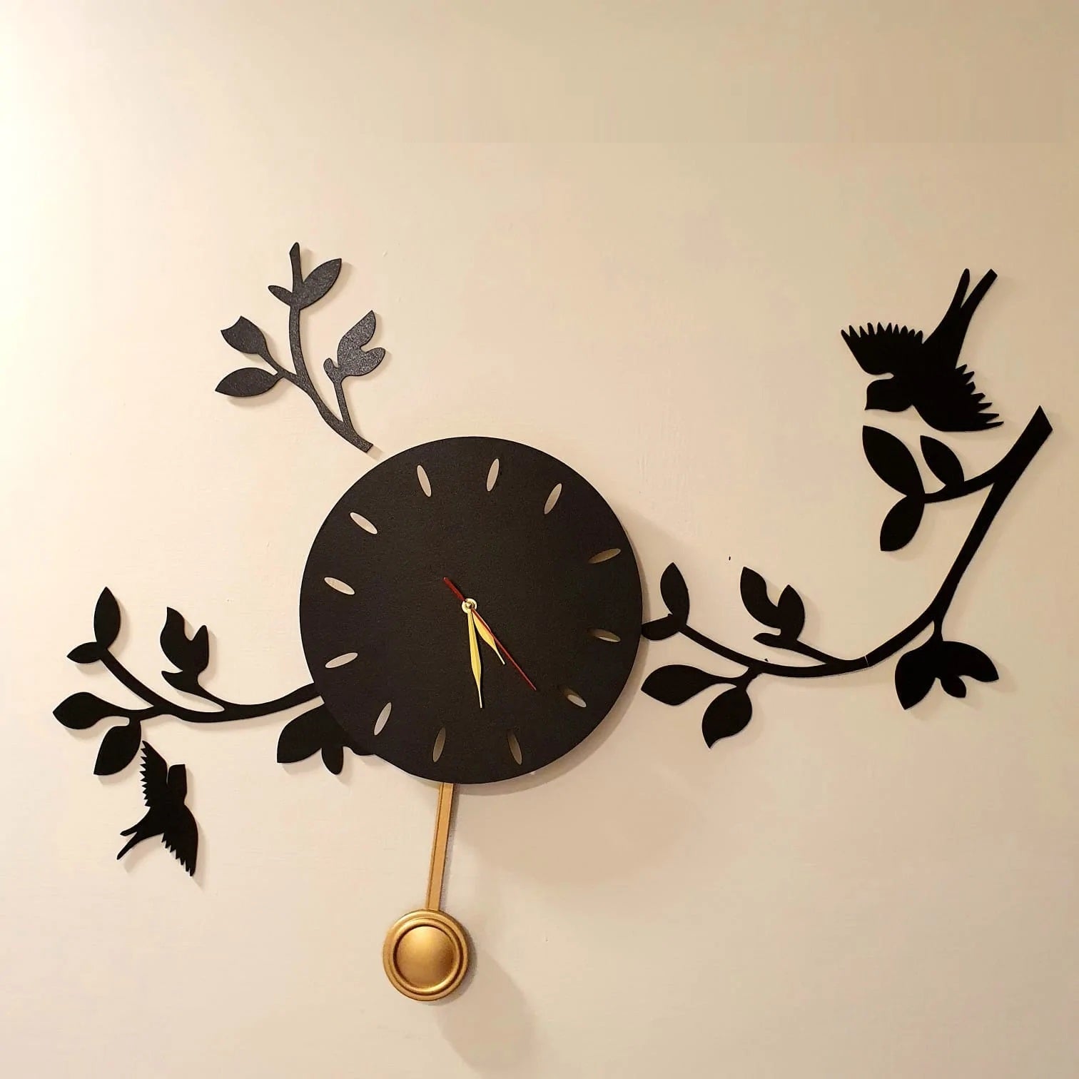 Birds on Branches Scenic Pendulum Clock